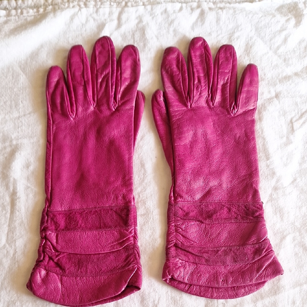 Vintage Magenta Leather Gloves